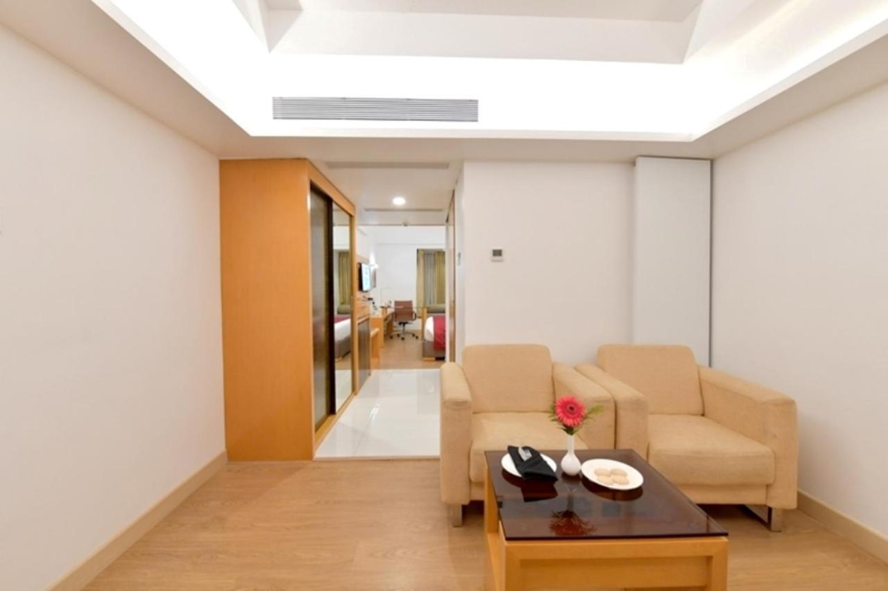 เดอะ เซ็นทรัล เรซิเดนซี Hotel Thiruvananthapuram ภายนอก รูปภาพ